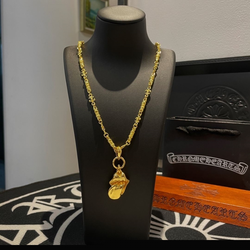 Ch**me He**ts necklaces